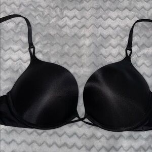 Victoria's Secret bombshell plunge Black Bra 36B
